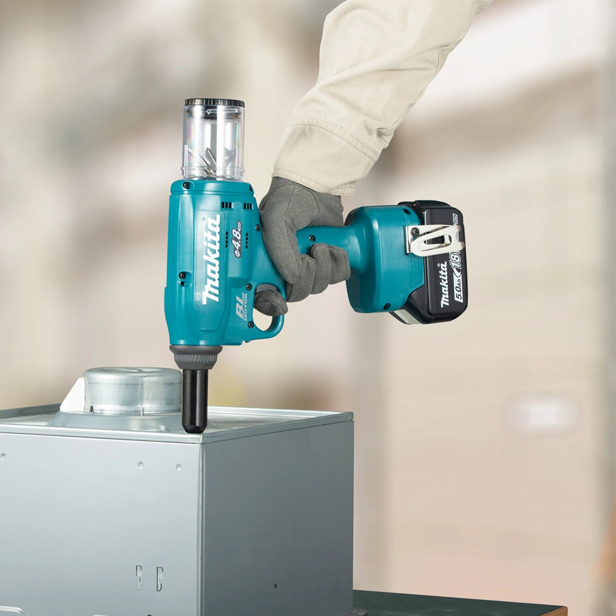Rivettatrice a Batteria Makita DRV150RTJ 18V 5Ah – Kit Completo con Valigetta Makpac