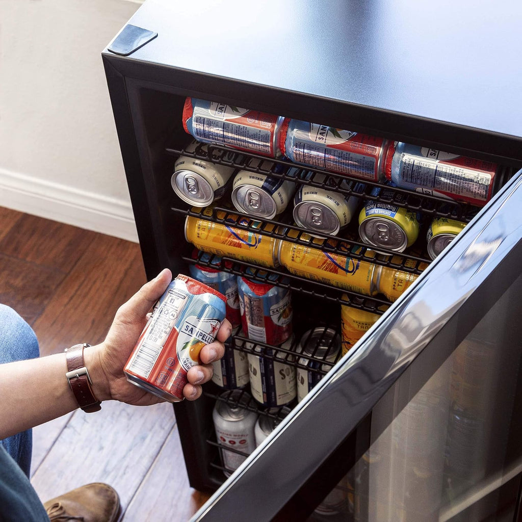Frigorifero per bevande | 126 lattine indipendente con porta in vetro con cerniera a destra | Mini frigorifero per bevande, perfetto per birra, vino, bibite e bevande fredde