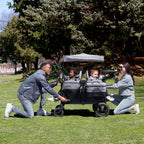 Jeep Wrangler Deluxe 4 posti passeggino Wagon di Delta Children