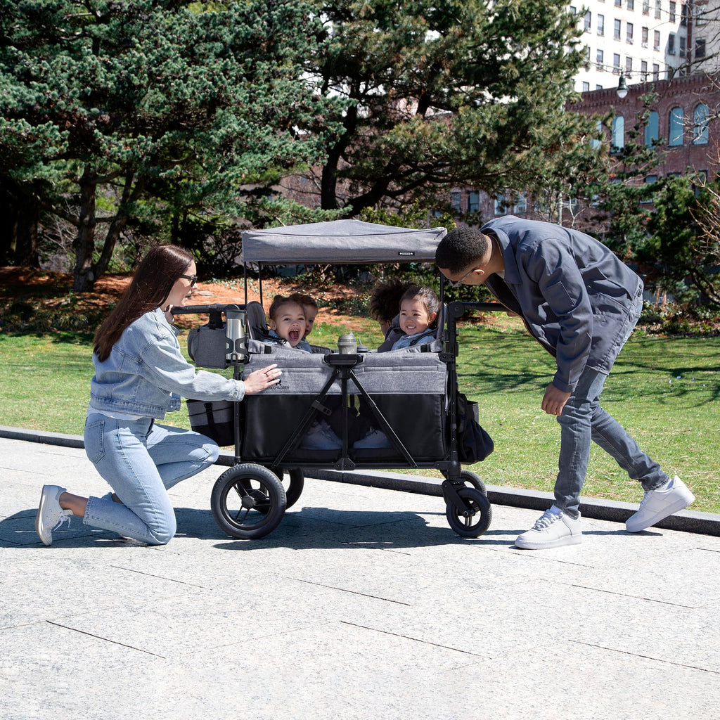 Jeep Wrangler Deluxe 4 posti passeggino Wagon di Delta Children