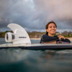 Pinna - Motore Elettrico per Tavole da Surf, SUP e Kayak. Pinna Elettrica Leggera, Compatta e Sorprendentemente Resistente con Telecomando. (Boost Fin)