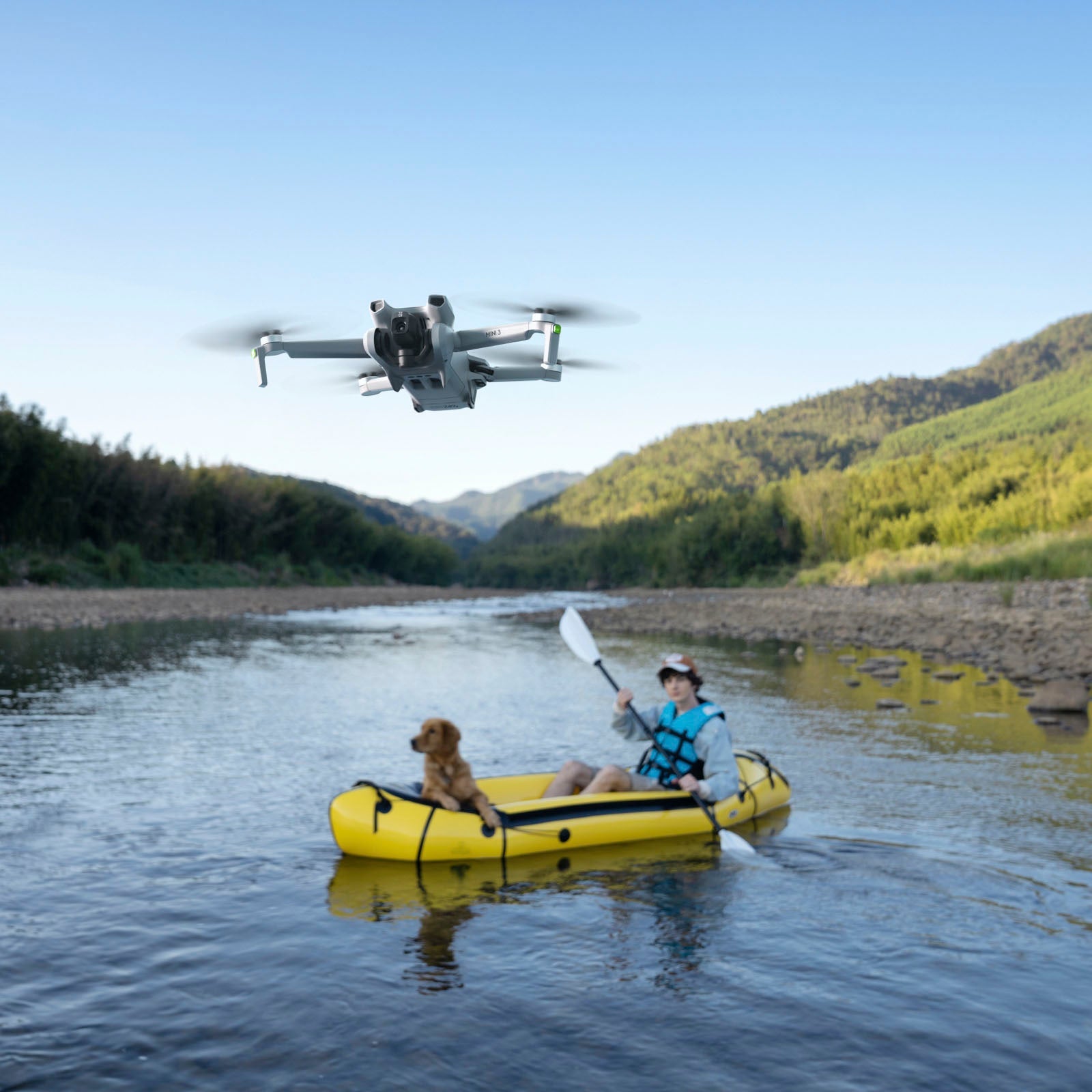 Mini 3 Fly More Combo Drone e Telecomando con Schermo Integrato - Grigio