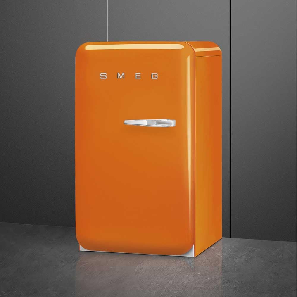 Smeg, FAB10LOR6 Frigorifero Tavolo Top Vintage 1 Anta, 122L, Cerniere a Sinistra, Freddo Statico, Congelatore 17L, 1 Clayette Regolabile, 1 Vassoio Verdure e Illuminazione LED, H 97 cm, Arancione