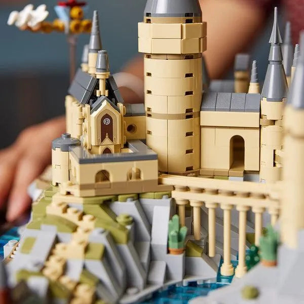 LEGO Harry Potter Castello di Hogwarts™ e Terreno Set 76419